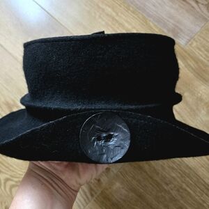 🇨🇦 Hand Sculptured Felted Wool Avant Garde Black Top Hat By CLAUDIA SCHULZ